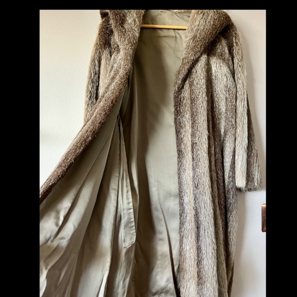Full Length Bell Sleeved Fur Coat - Picture 11 of 13